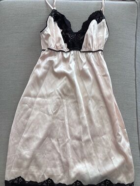Lindsey Luxe Ivory Chemise with Black Lace Trim Small